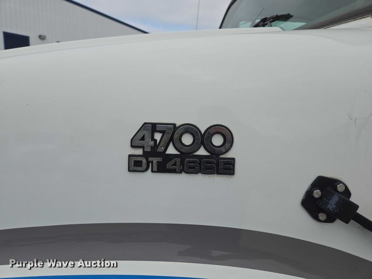 image for item ED2177 2000 International 4700 flatbed truck