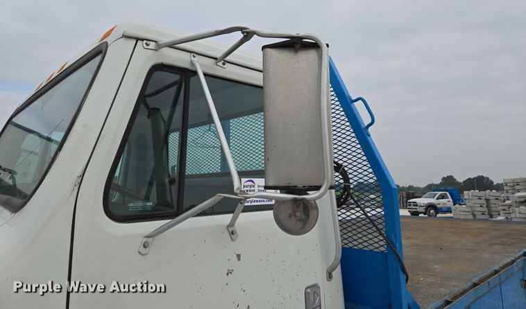 image for item ED2177 2000 International 4700 flatbed truck