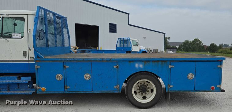 image for item ED2177 2000 International 4700 flatbed truck