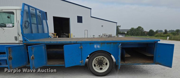 image for item ED2177 2000 International 4700 flatbed truck