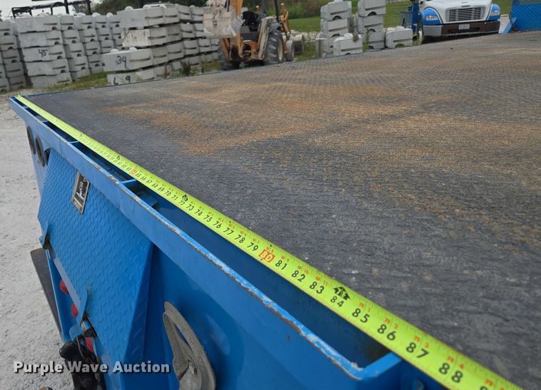 image for item ED2177 2000 International 4700 flatbed truck