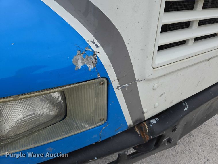 image for item ED2177 2000 International 4700 flatbed truck