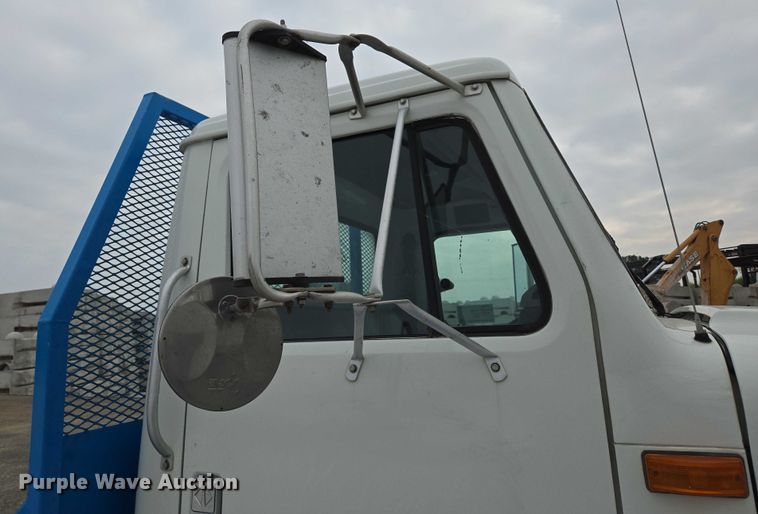 image for item ED2177 2000 International 4700 flatbed truck