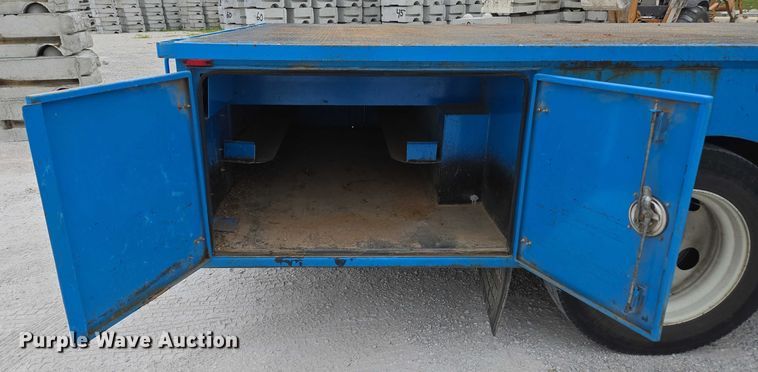 image for item ED2177 2000 International 4700 flatbed truck