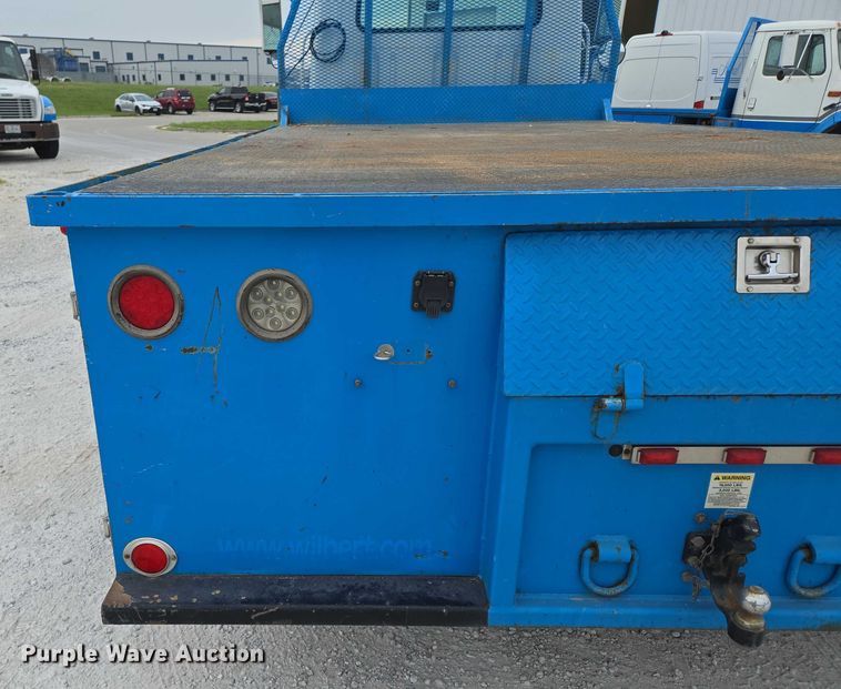 image for item ED2177 2000 International 4700 flatbed truck