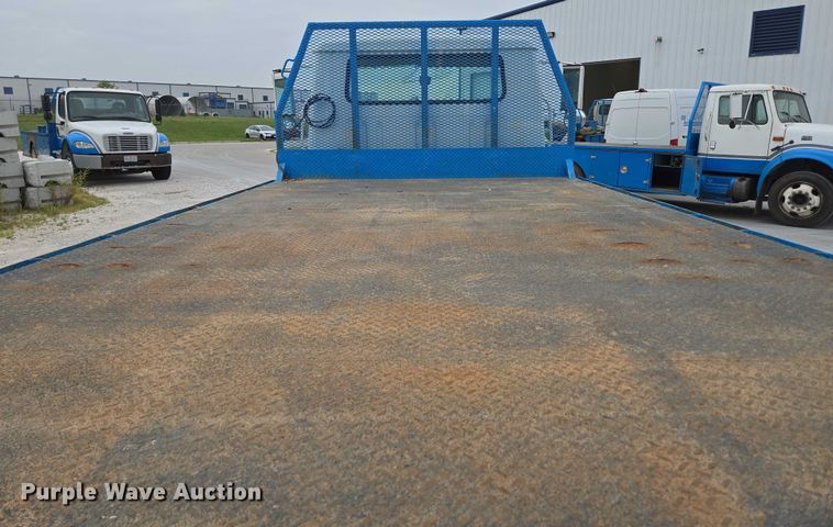 image for item ED2177 2000 International 4700 flatbed truck