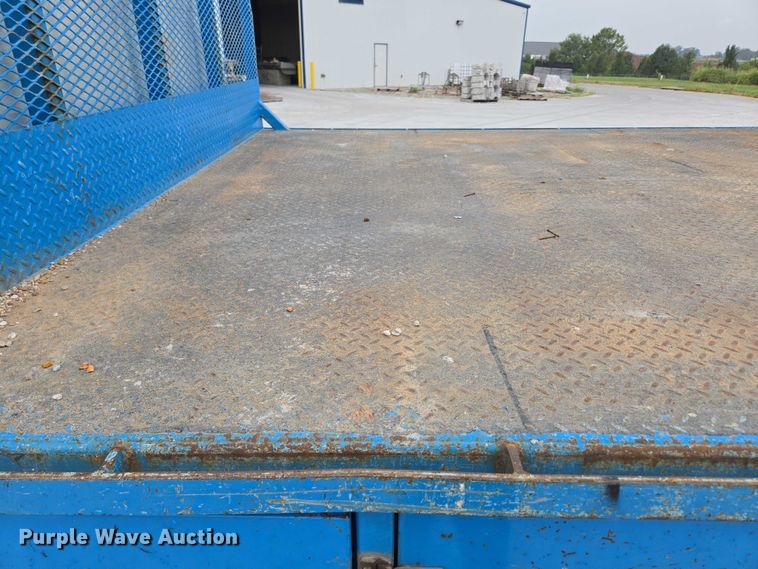 image for item ED2177 2000 International 4700 flatbed truck