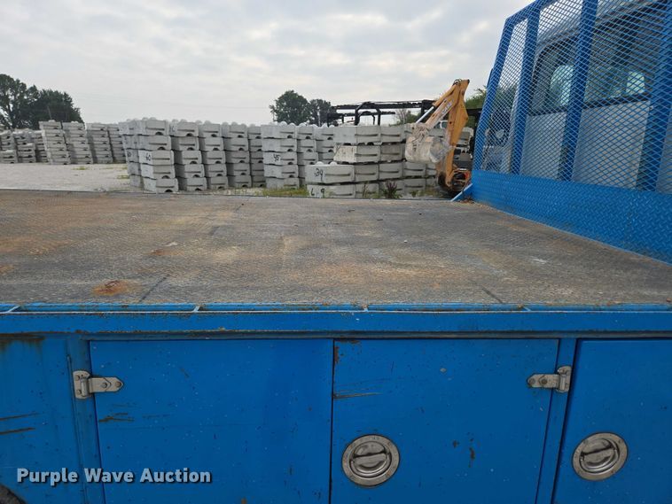 image for item ED2177 2000 International 4700 flatbed truck