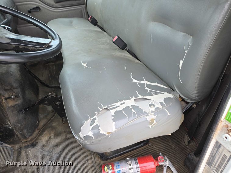 image for item ED2177 2000 International 4700 flatbed truck