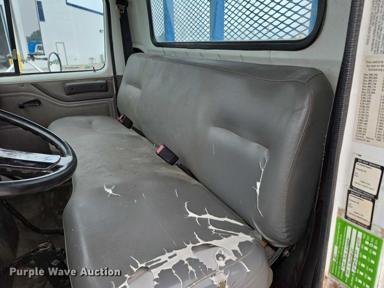 image for item ED2177 2000 International 4700 flatbed truck