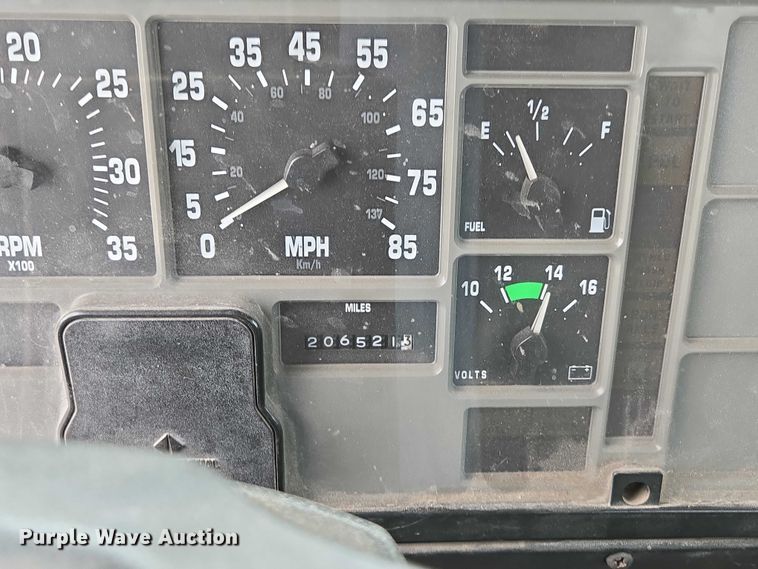 image for item ED2177 2000 International 4700 flatbed truck