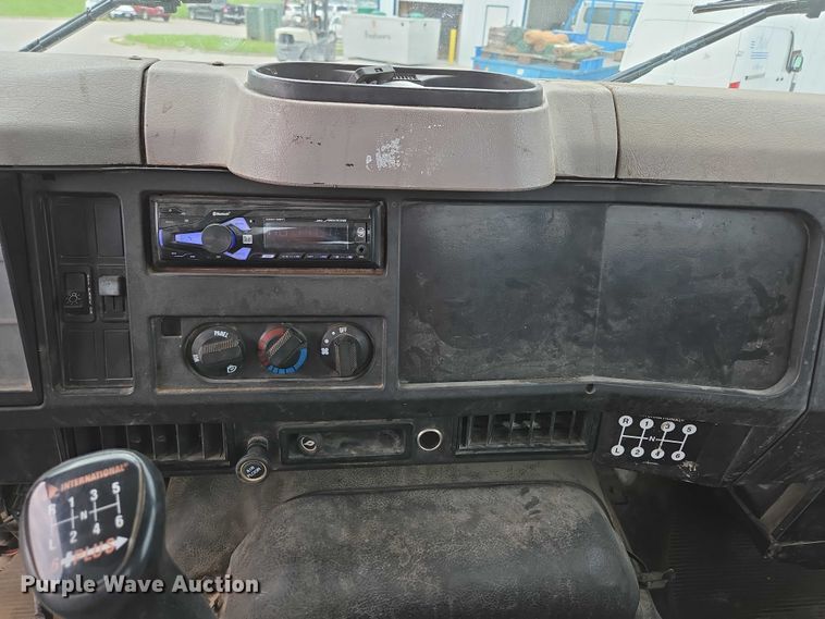 image for item ED2177 2000 International 4700 flatbed truck