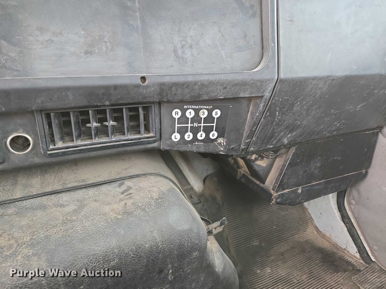 image for item ED2177 2000 International 4700 flatbed truck