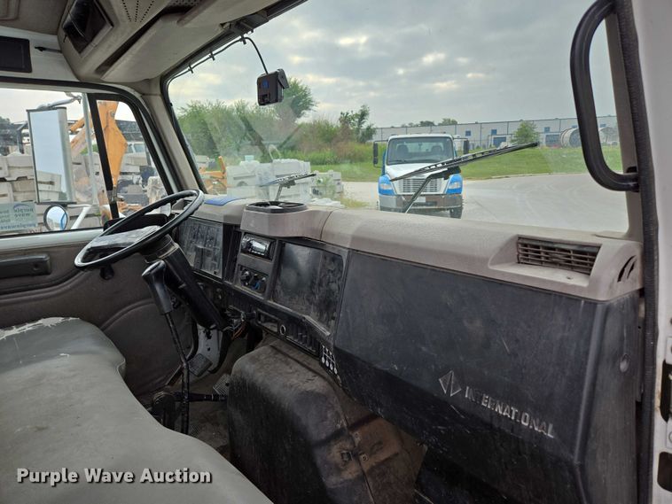 image for item ED2177 2000 International 4700 flatbed truck