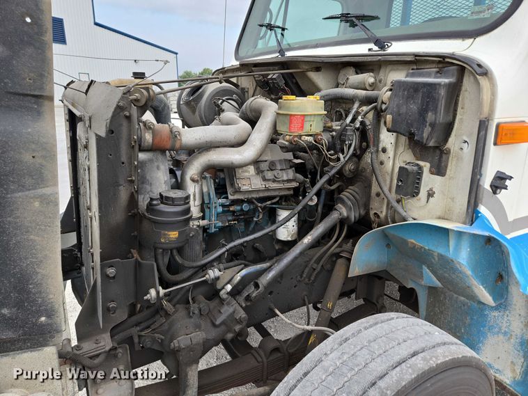 image for item ED2177 2000 International 4700 flatbed truck