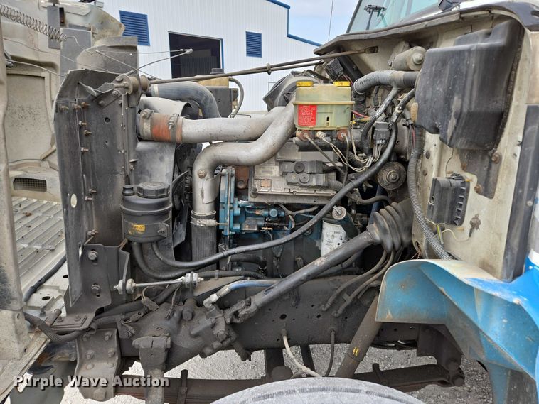 image for item ED2177 2000 International 4700 flatbed truck