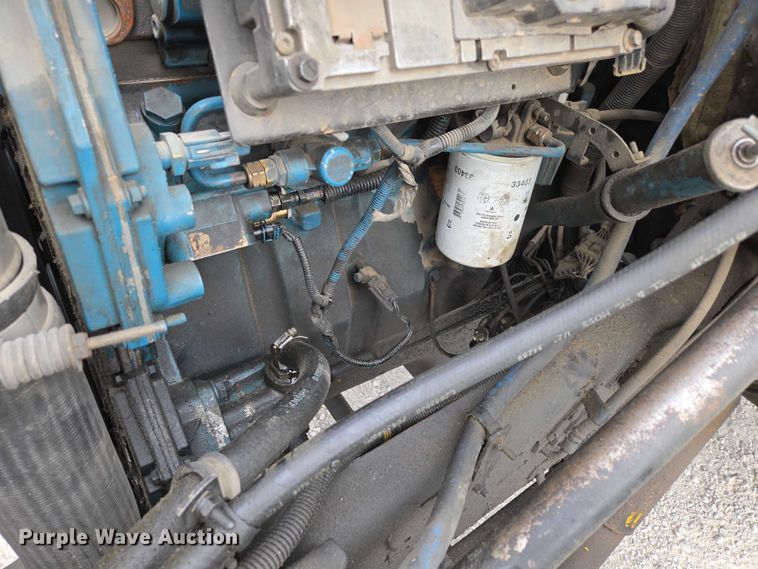 image for item ED2177 2000 International 4700 flatbed truck