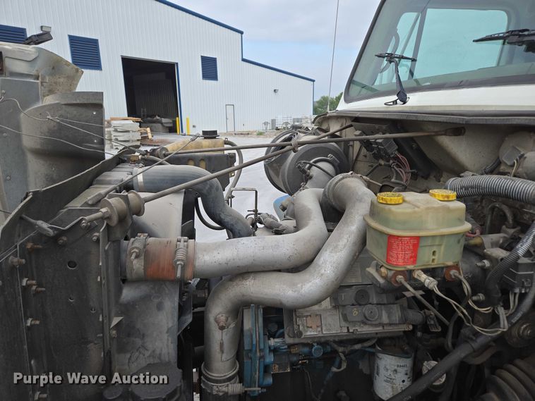 image for item ED2177 2000 International 4700 flatbed truck