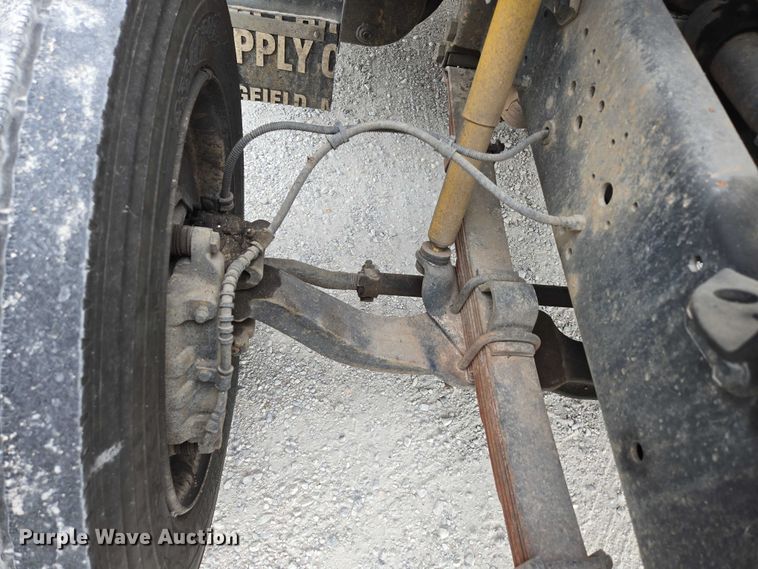 image for item ED2177 2000 International 4700 flatbed truck