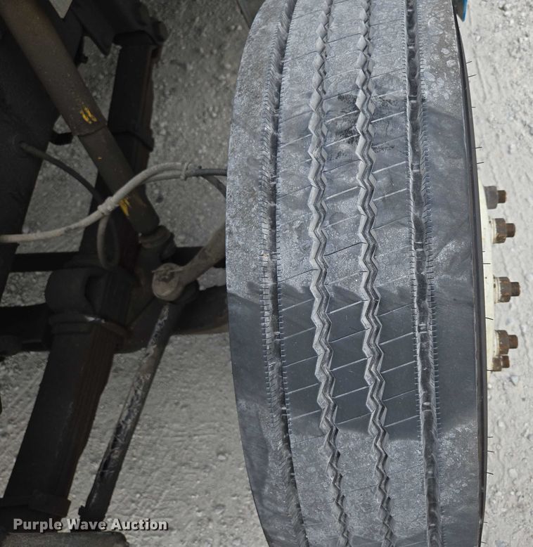 image for item ED2177 2000 International 4700 flatbed truck