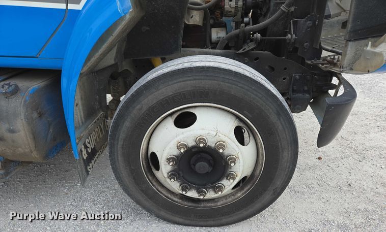 image for item ED2177 2000 International 4700 flatbed truck