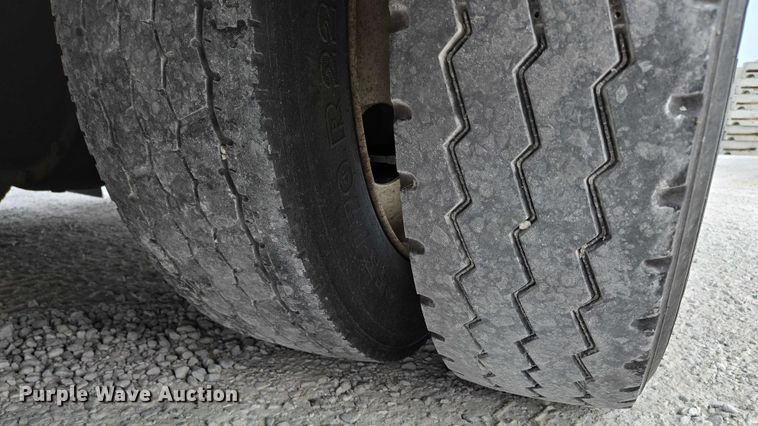 image for item ED2177 2000 International 4700 flatbed truck