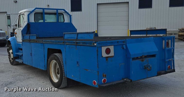 image for item ED2178 2000 International 4700 flatbed truck