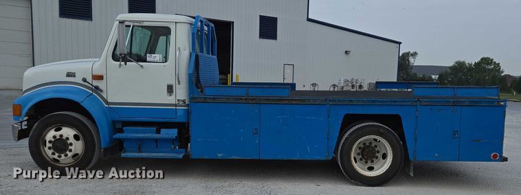 image for item ED2178 2000 International 4700 flatbed truck