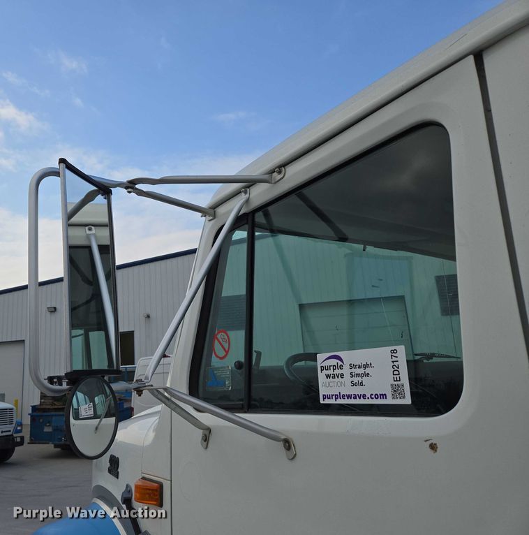 image for item ED2178 2000 International 4700 flatbed truck