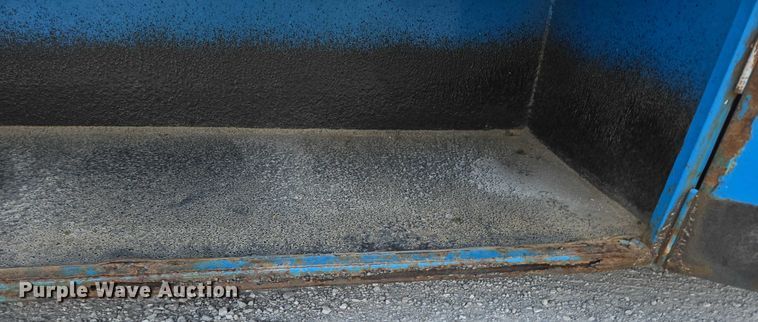 image for item ED2178 2000 International 4700 flatbed truck