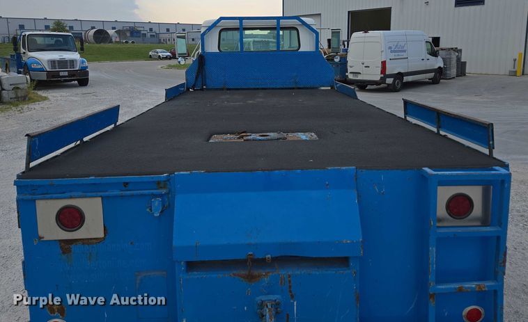 image for item ED2178 2000 International 4700 flatbed truck