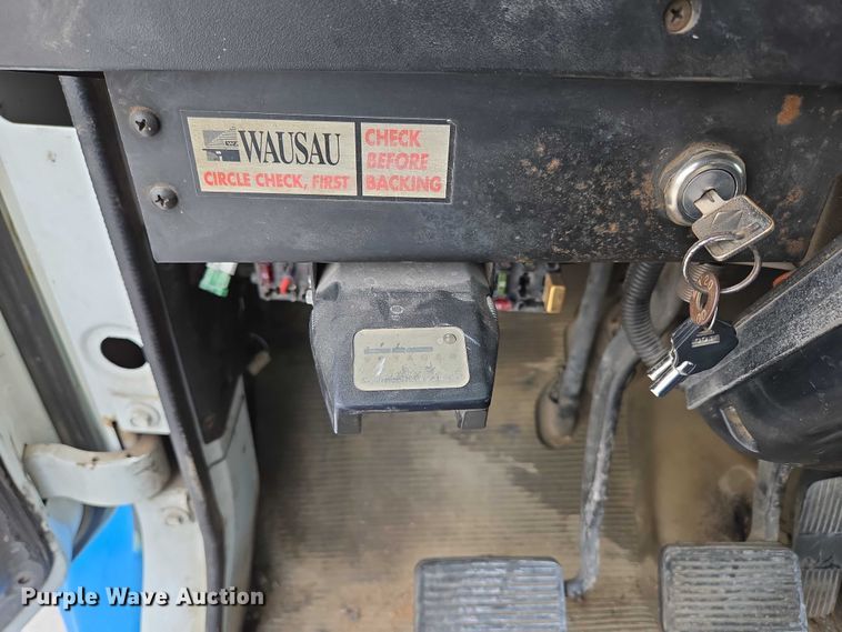 image for item ED2178 2000 International 4700 flatbed truck