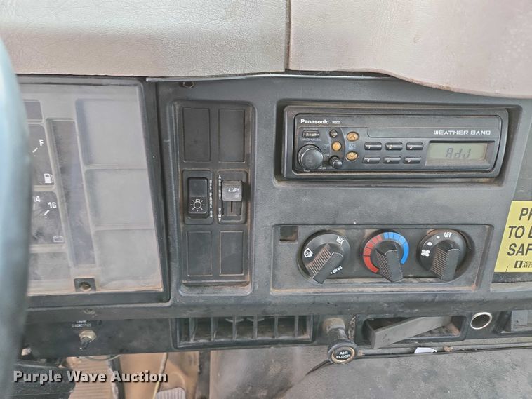 image for item ED2178 2000 International 4700 flatbed truck