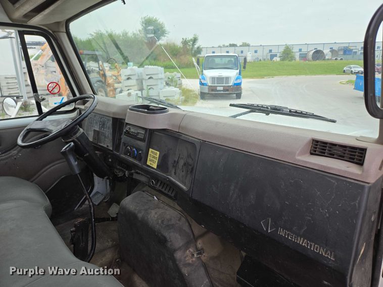 image for item ED2178 2000 International 4700 flatbed truck