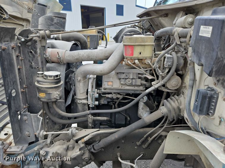 image for item ED2178 2000 International 4700 flatbed truck