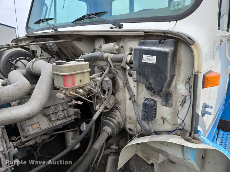 image for item ED2178 2000 International 4700 flatbed truck