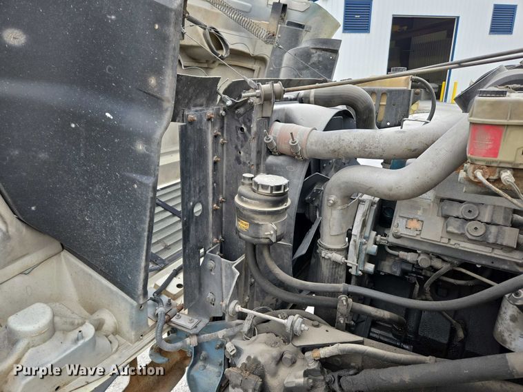 image for item ED2178 2000 International 4700 flatbed truck