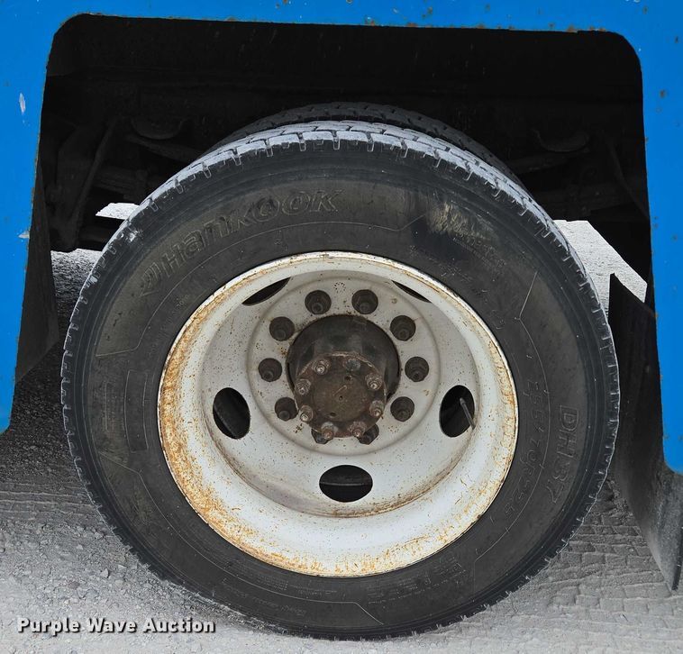 image for item ED2178 2000 International 4700 flatbed truck