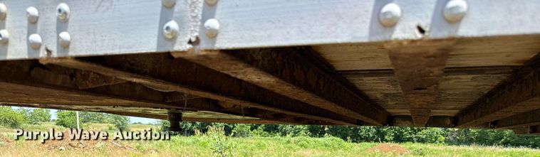 image for item ED4262 1986 Fruehauf dry van trailer