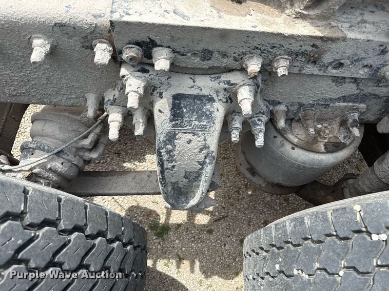 image for item ED4403 2016 Freightliner Cascadia 113 semi truck