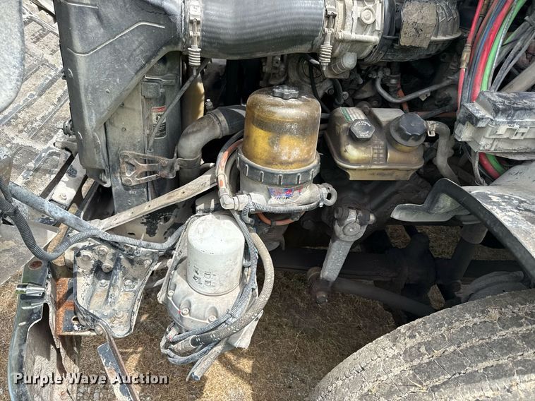 image for item ED4403 2016 Freightliner Cascadia 113 semi truck