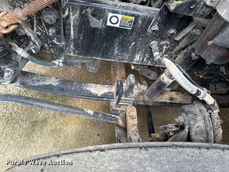 image for item ED4452 2017 Peterbilt 579 semi truck