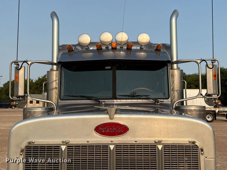 image for item ED5803 2006 Peterbilt 379 semi truck