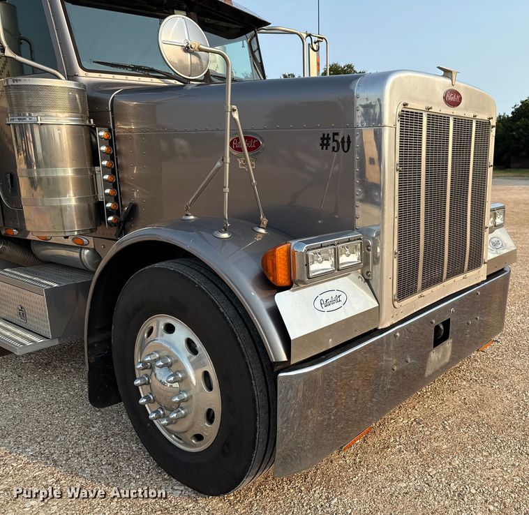 image for item ED5803 2006 Peterbilt 379 semi truck