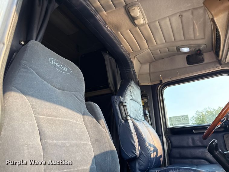 image for item ED5803 2006 Peterbilt 379 semi truck