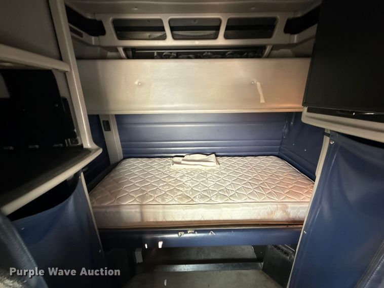 image for item ED5803 2006 Peterbilt 379 semi truck