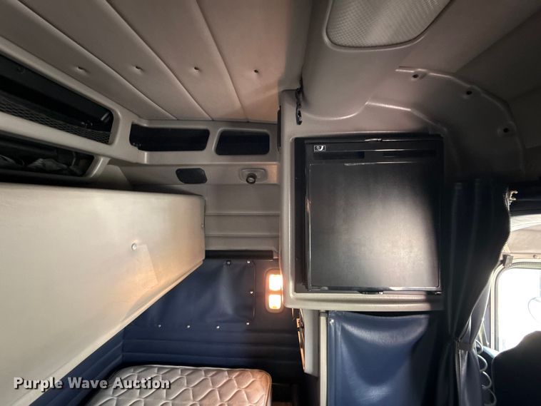 image for item ED5803 2006 Peterbilt 379 semi truck