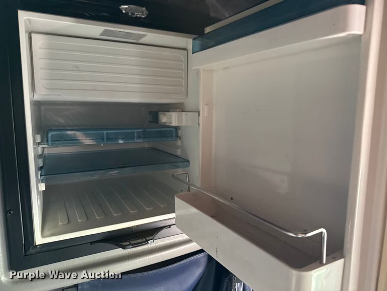 image for item ED5803 2006 Peterbilt 379 semi truck