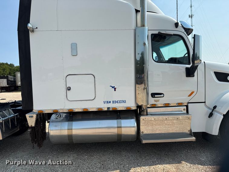 image for item ED5804 2017 Peterbilt 567 semi truck