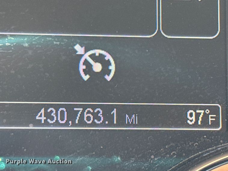 image for item ED5804 2017 Peterbilt 567 semi truck